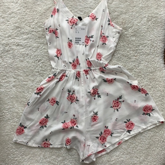 H&m Floral Romper - Picture 1 of 4